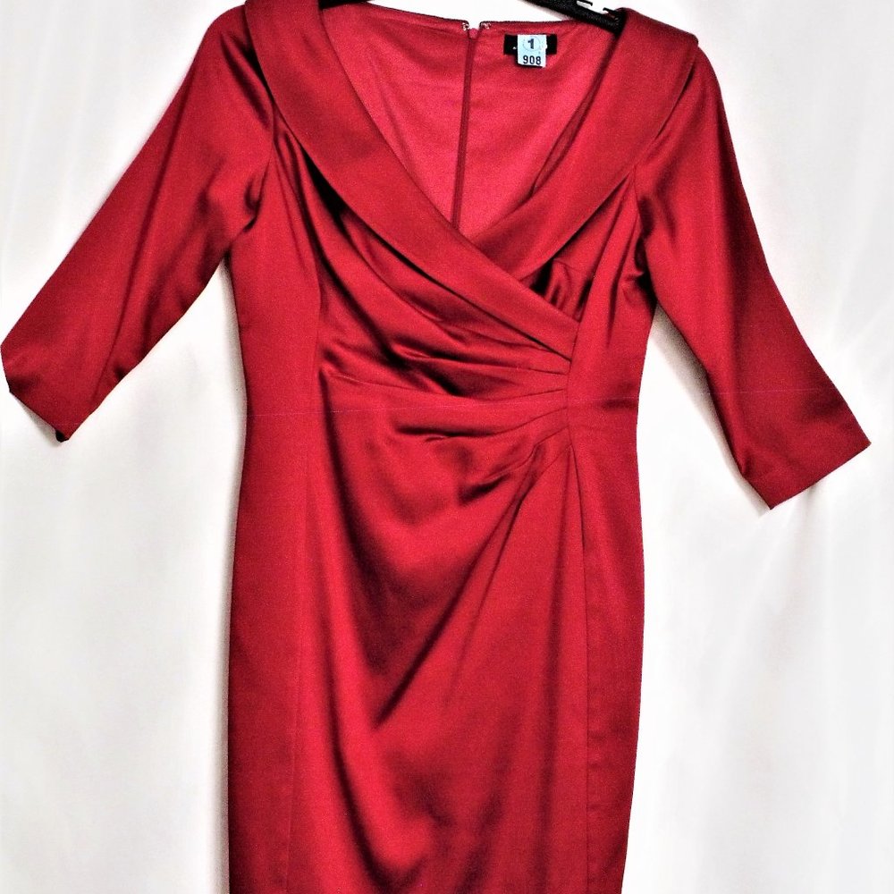 Pre-Owned Formal Knee Length Dress